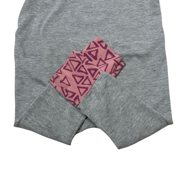 Rags to Ratches Todder Grey & Pink Triangle Pattern Romper Jumpsuit - Picture 4 of 7